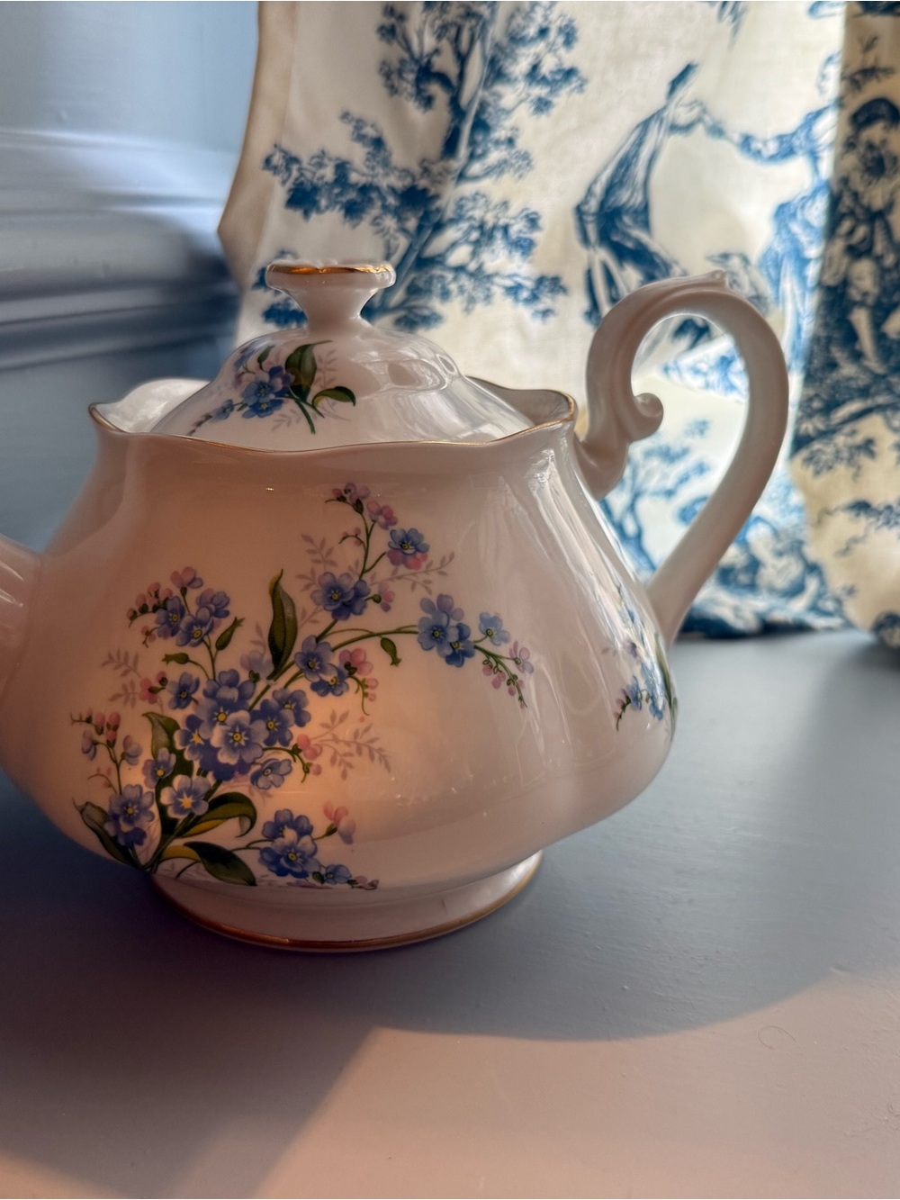 Royal Albert “Forget Me Not” Porcelain Teapot, England - Picture 5 of 7